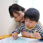 子どもとお絵描きを楽しもう。 必要な準備と紙に描く以外の方法まで