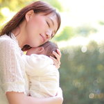 ヒップシートは海外製と日本製どっち?赤ちゃんに合ったものを選ぼう