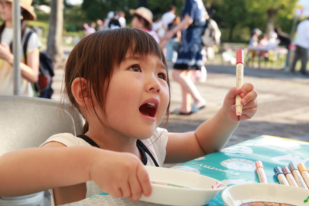 ぬりえプレートは子どもが楽しく遊んで食育にもつながるお皿