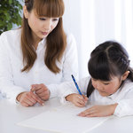 女の子の小学校受験の現状や服装は?基本的な選び方や注意点について
