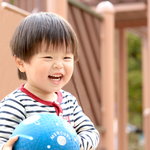4歳児が楽しめるボール遊びとは?外でも家でも楽しむコツを紹介