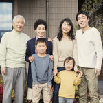 義両親と同居するという選択肢。子育てが楽になる一方デメリットも