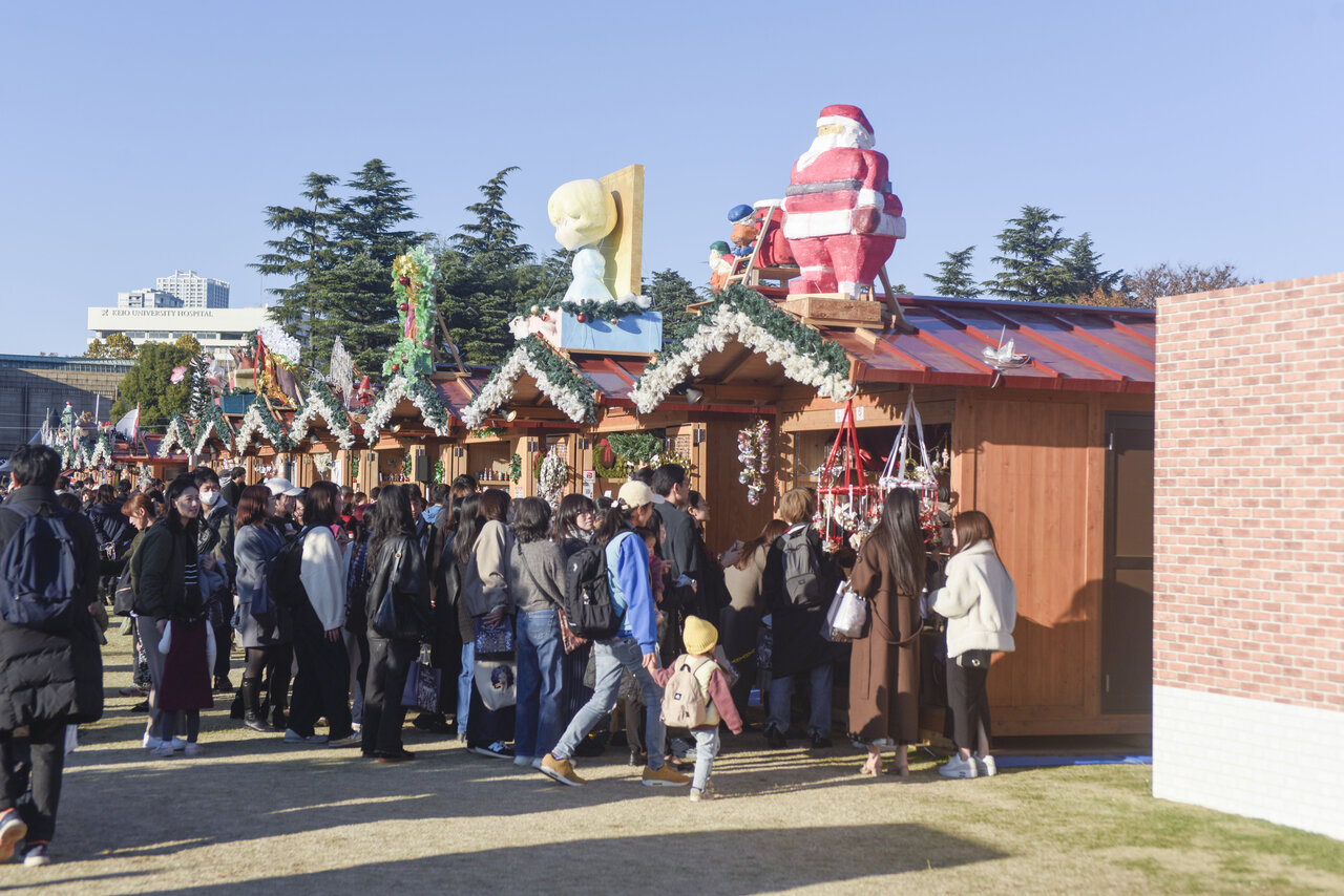 神宮外苑と芝公園に巨大クリスマスピラミッド出現！東京クリスマスマーケット