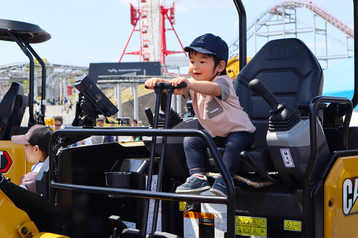 三重・鈴鹿サーキットパークGWイベント「働くのりもの大集合」を開催