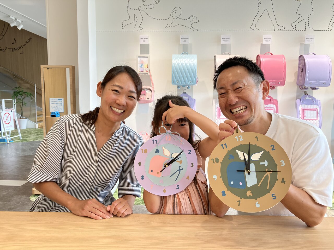 親子で会話を楽しむ大人気の夏休みワークショップ「はねランド パズルCLOCK」