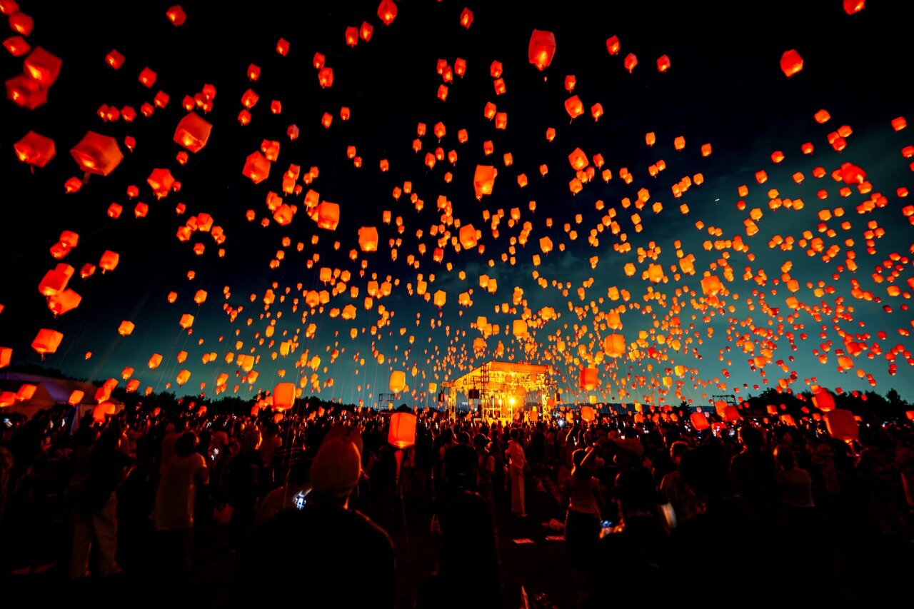 最大3,500基の光が夜空を彩る「七夕スカイランタン祭り2026」京都で開催