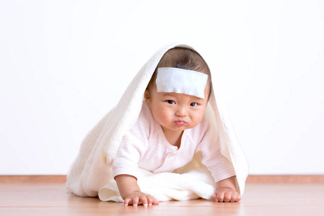 乳児の急な発熱に慌てない！病院受診の目安と自宅ケアの方法 - teniteo［テニテオ］