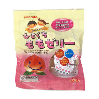 濃縮もも果汁に寒天を入れて軽い食感に仕上げたゼリー。ポ...