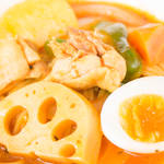 ワンポットでできるスパイシーなスープカレーパスタのつくり方