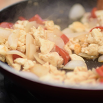 暑い時期にピッタリなガパオライスを肉無しで!代わりに使うのは豆腐だからヘルシー!
