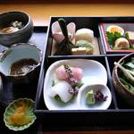 「松花堂弁当」ってなに?和風弁当のルーツをたどって
