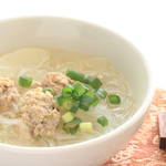 身体が怠い時は軽いスープで!さっぱりと美味しい鶏団子の春雨スープのつくり方