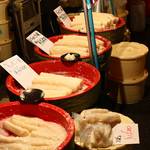 毎年賑わいを見せるべったら市!もともとは商売繁盛を願うお祭り