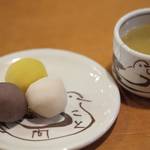 大きな3色団子!下町の趣あるお団子、言問団子