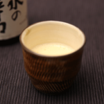 日本の伝統的な風邪ごはん。あったかふわふわたまご酒