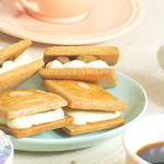 ほっとひと息つきたい時に食べたいおやつ、濃厚クリームたっぷりのレーズンバターサンド。