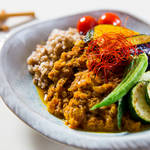 スパイスから作る♪ちょっぴり大人な夏野菜カレー!