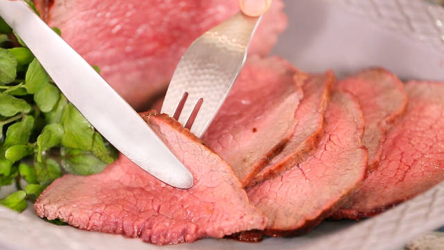 意外と簡単 おもてなしにピッタリの本格ローストビーフ ビデリシャス おいしい動画 週末に試したくなる料理レシピ動画