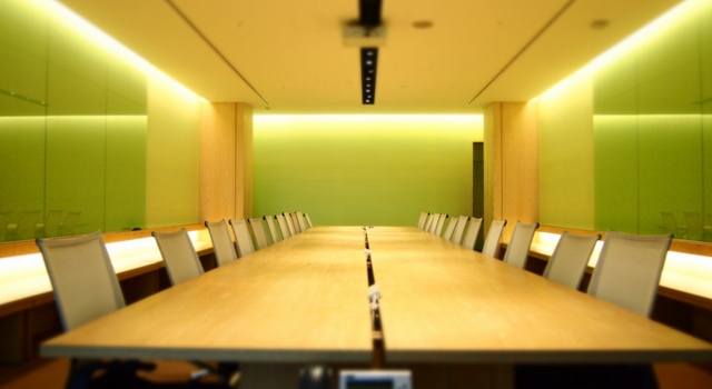 チラ見せ8人以上の★大会議室★