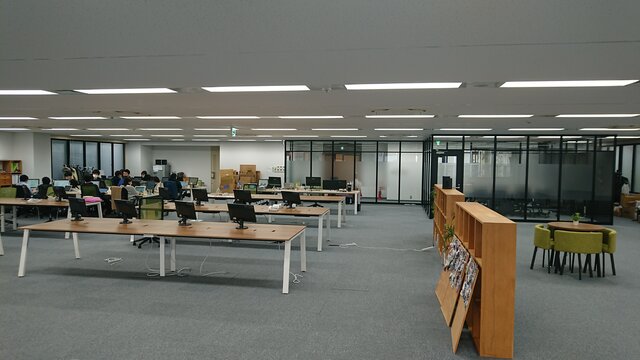 一日の大半を過ごす場所だからこそこだわりを!株式会社シニアジョブの新オフィス!
