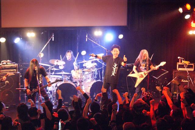 VOLCANO「VIOLENT再発記念ライブ」レポート