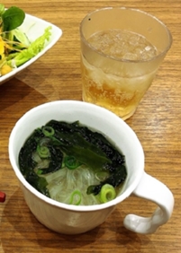 サラダとスープ、ドリンク付き.jpg