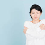 その体調・お肌の不調の原因は冷え性かも?予防策と改善策とは?