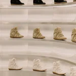 伝説のスニーカー「BEKETT」が再び脚光を浴びる！Kith Tokyoで体験するISABEL MARANTの世界