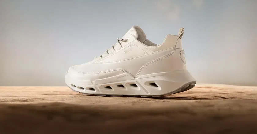 白いスニーカー