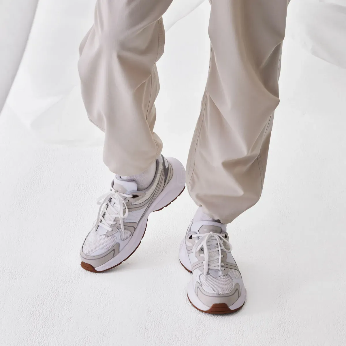 ユニセックススニーカー