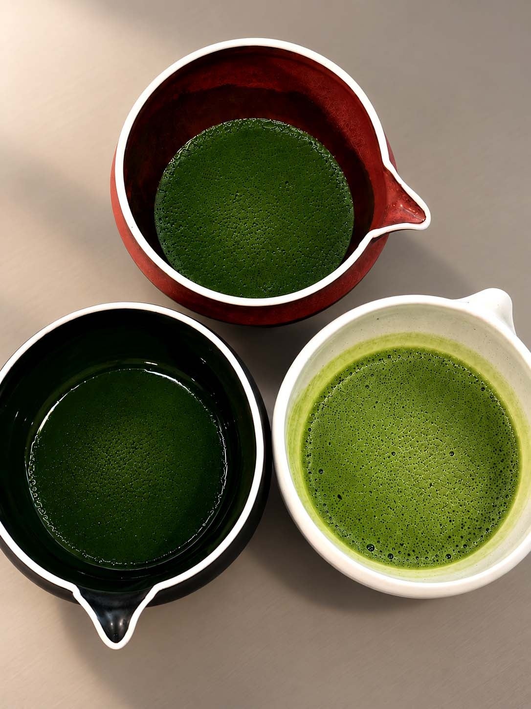 色の違いがわかる3グレードの有機抹茶