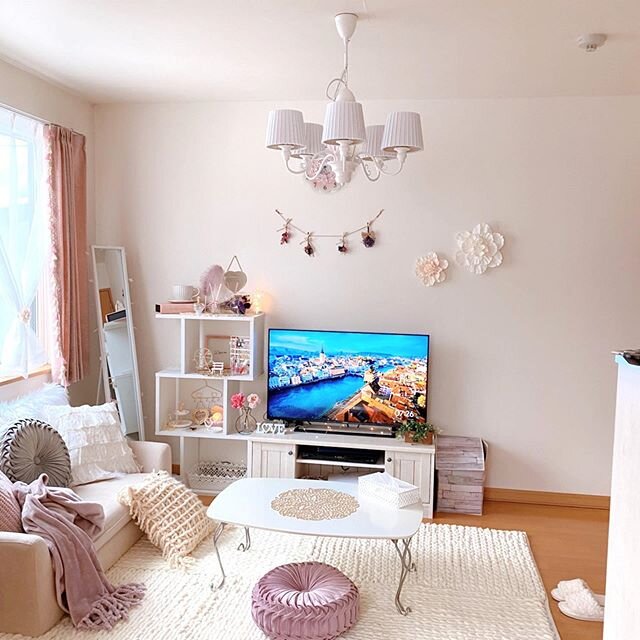 甘くてかわいい小物使いを真似したい ロマンティックガーリーな1dk とりぐら 一人暮らしの毎日がもっと楽しく