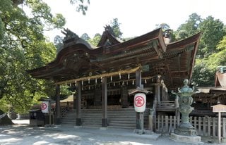 KONPIRA, A GRAND SHRINE LOVED BY LOCALS