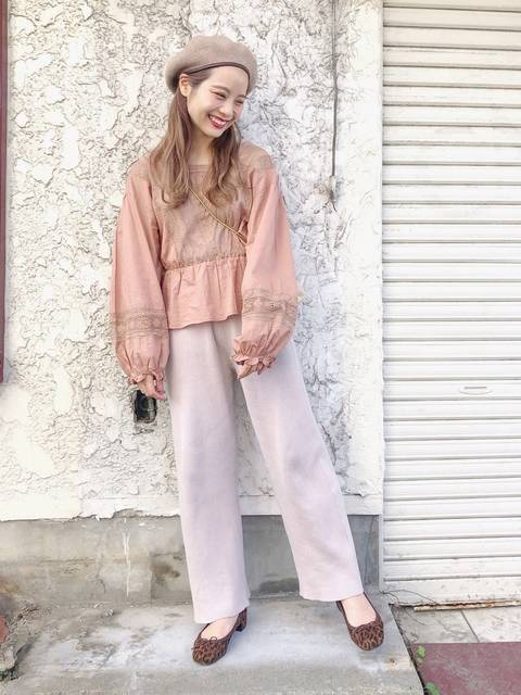ワイドパンツに合う靴は 大人女子にぴったりの足元おしゃれのポイント ワイドパンツに合う靴は 大人女子にぴったりの足元おしゃれのポイント