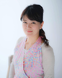 香月 りさ