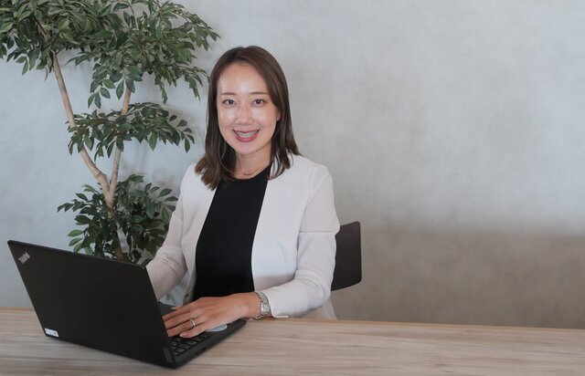 海外大学・不動産業界を経てPR会社へ。グローバル部署で「ママ社員」として挑戦し続ける理由とは？