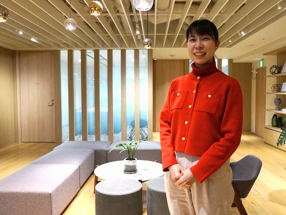 介護スタッフから販促担当へ。経験をつなぐキャリアの選択