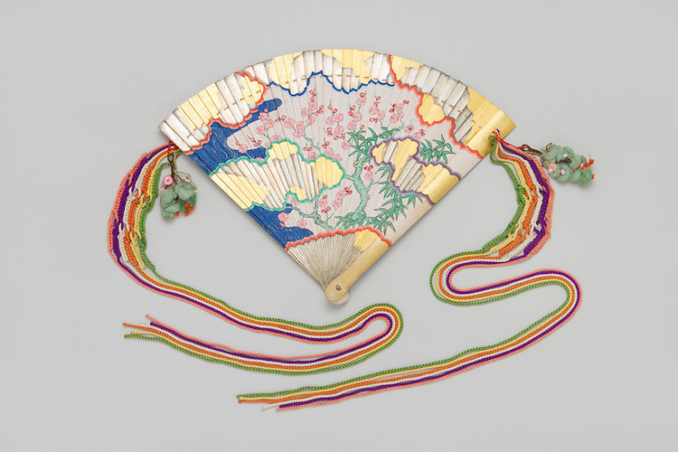 ニッポン化粧ヒストリー第7回 装いのスパイスから恋の駆け引きまで ようこそ 奥深き扇の世界へ Miraibi