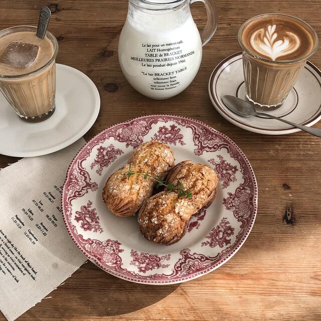 お家カフェに取り入れたい♡キッチン雑貨がそろう「ブラケットテーブル