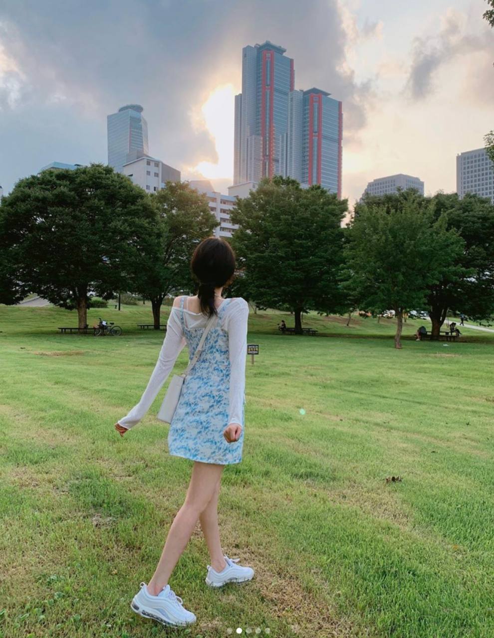 韓国女子風 秋のスニーカーコーデ特集 韓国情報サイト Daon ダオン