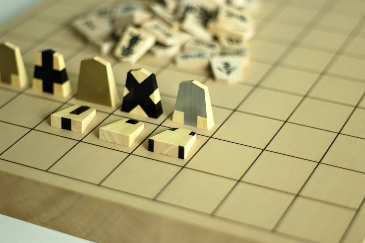 将棋を愛したデザイナーが作り出した 大明駒 Zoom Life