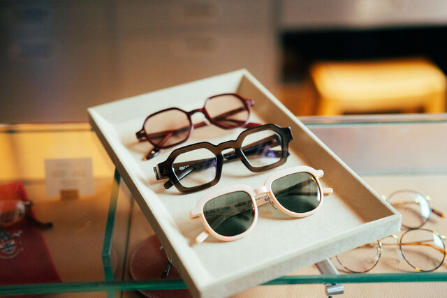 いつもの自分をアップデート。本当に似合うメガネに出会える表参道｜blinc vase