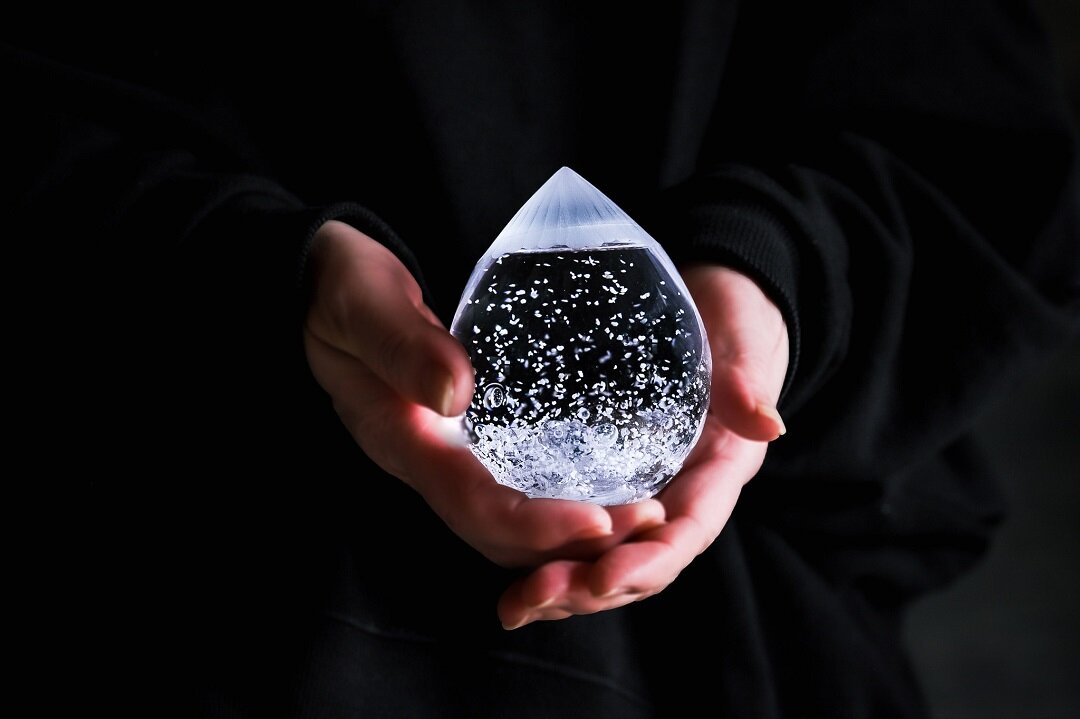 住まいで眺める雪景色。アベリョウコ　スノードーム