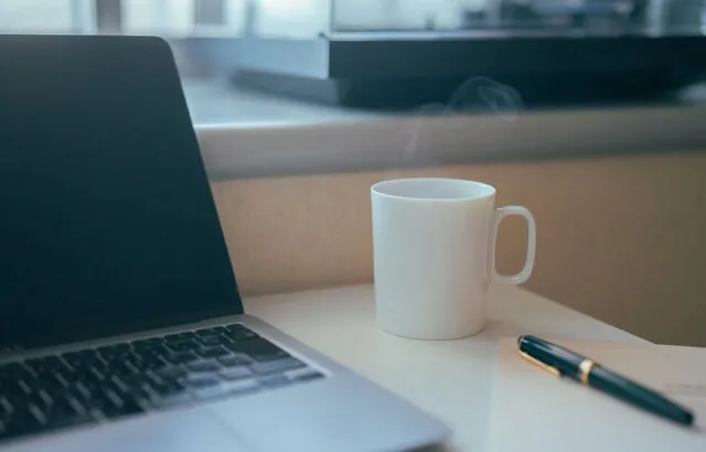 シンプルでありながらどこか違う。ローゼンタールのマグカップ