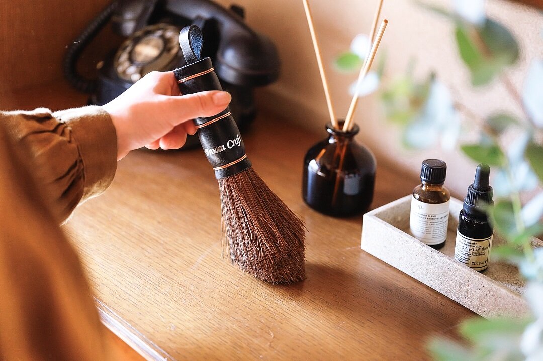 住まいと心を整える。Broom Craft 国産棕櫚手帚で、掃除を日々の習慣に