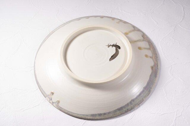 感性に刺さる新進気鋭の作家の器に出会い、食卓を飾る。「羊と