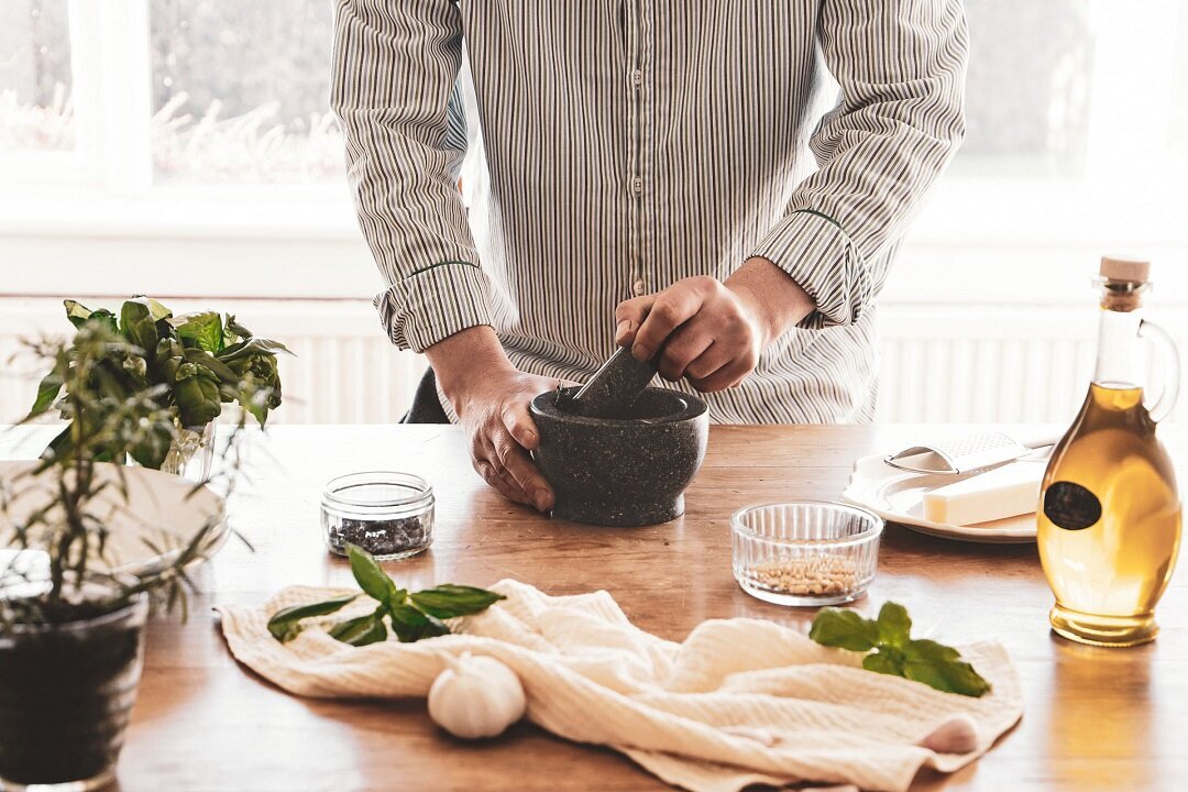ハーブやスパイスの風味を堪能。乳鉢と乳棒で食生活をもっと豊かに｜ZOOM LIFE