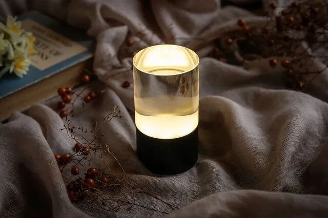 眩しさを手放して、夜を堪能。UYUNI ライティング LED リチャージャブル コレクション｜ZOOM LIFE