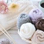 アラフォーママにおすすめ!今年はきれい色ニットで華やかに♡自分に似合うカラー選びのコツは?