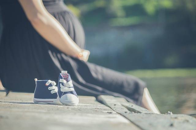出産よりつらい？妊娠中のつわりの種類や対策・経験者ママのリアルな声もご紹介！